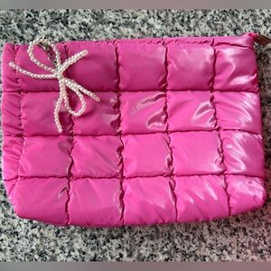 ♥️💖 Large Quilted Bag & Pearl Bow Bag Charm Makeup Travel Toiletries NWT